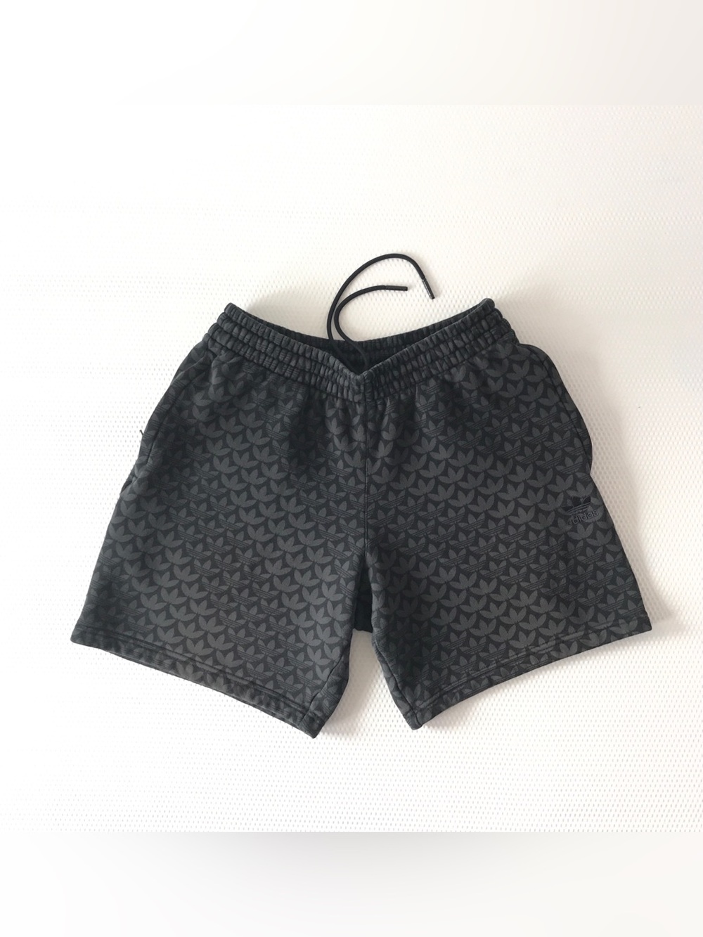 adidas Originals Premium Cotton Trefoil Monogram Shorts Black Grey S EUC casual
